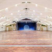 Saal Wandplatz 1 Meter Breite